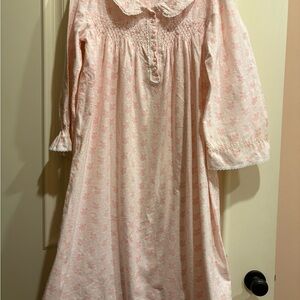 Vintage Cottage Core/Prairie Pink Floral Flannel night gown